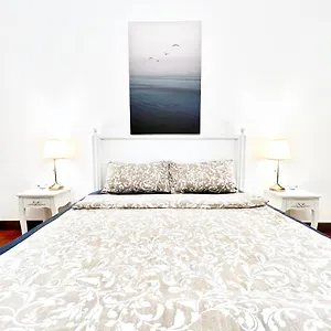 Wonderful Premium In Location At The Dome In Florence, 2 Bedrooms , Florence Italy
