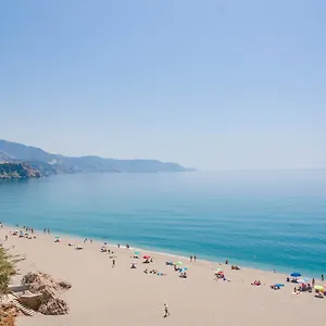 https://burriana-playa-ronda-nerja-canovas.es-andalucia.com