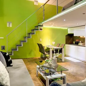 Apartment Feel Different, Budapest